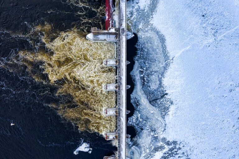 Dow Falls as Early Gains Fade Into the Close - Featured image