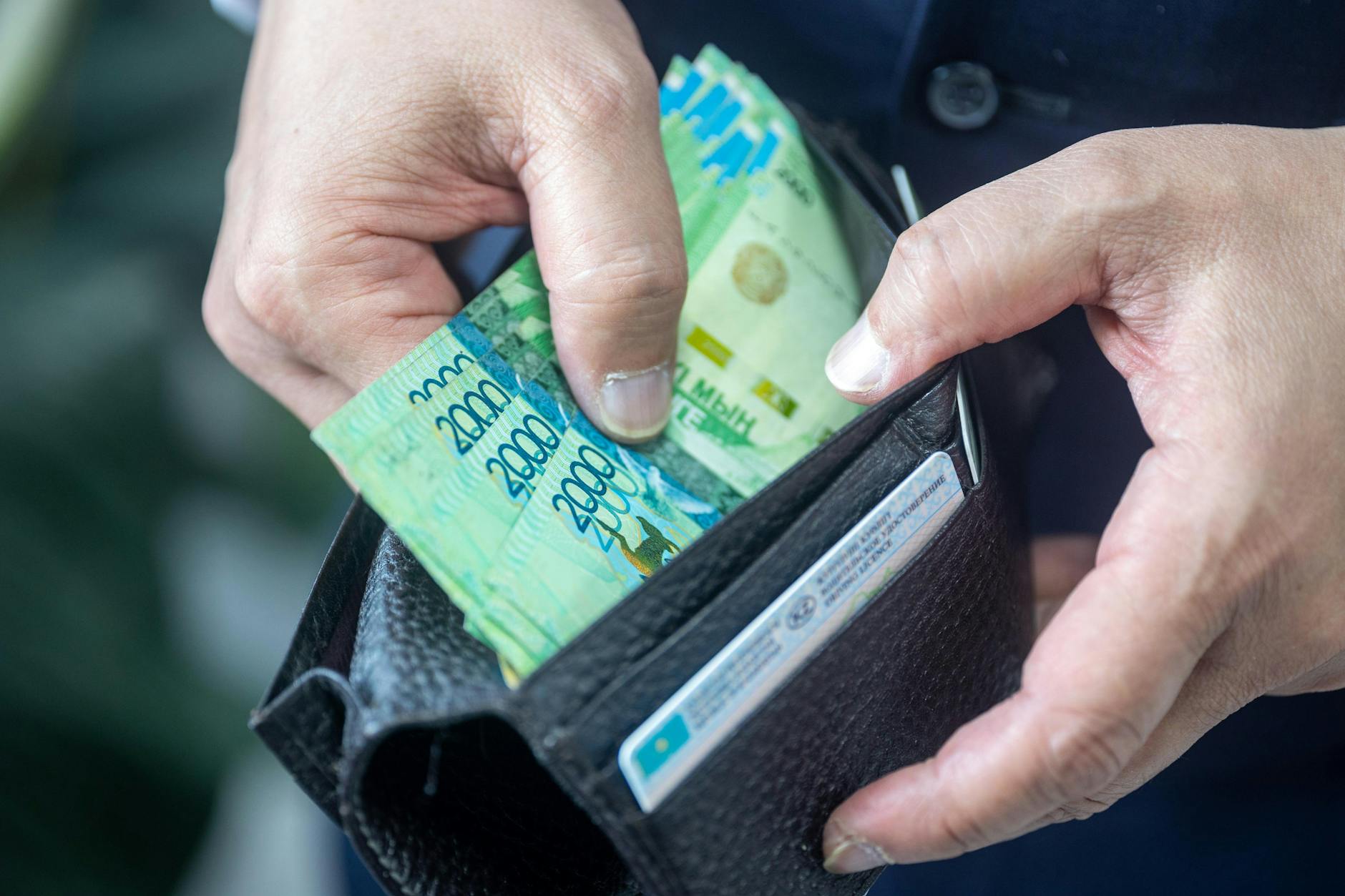 Gold's Surge Past $5,000 and the Safe-Haven Trade