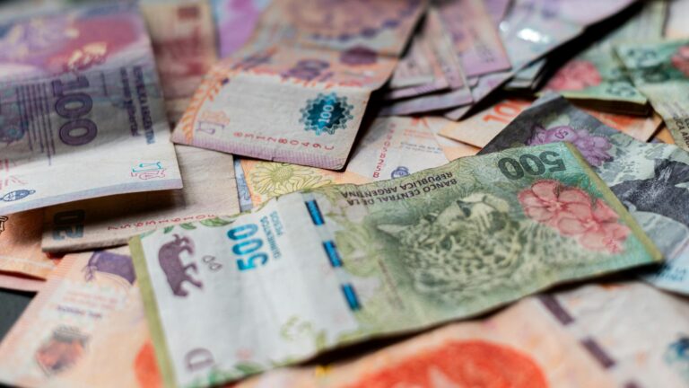 S&P 500 Slips as Traders Rotate Toward Defensive Names - Featured image