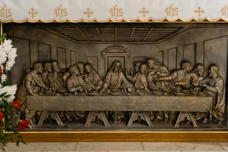 The Last Supper Closed During the Olympics and Tourists Are Furious - Featured image