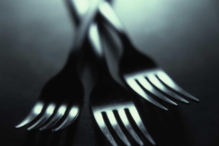 Image for Fact Check: Are Americans Eligible For a $1,210 Veteran Bonus Check Before Tax Day? No. Here's the Truth.