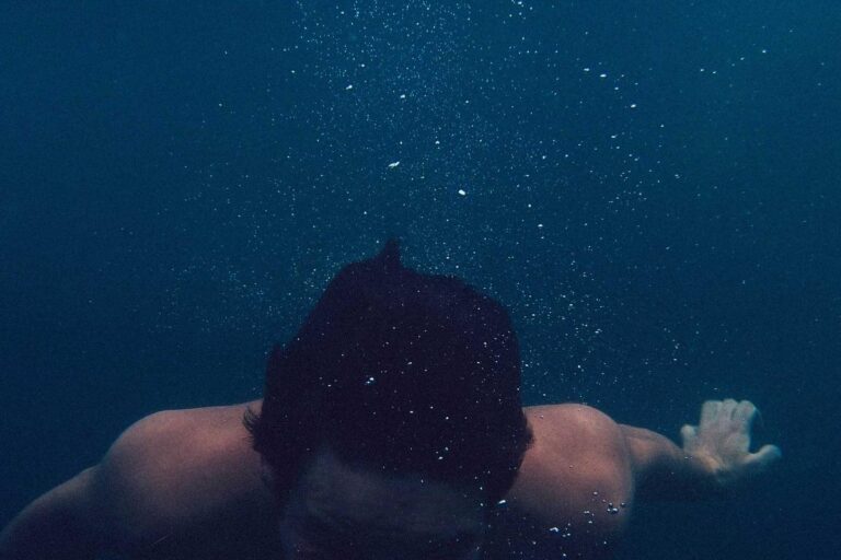 Image for Fact Check: Are Suburban Homeowners Being Mailed a $3,455 Small Business Relief Check This Spring? No. Here's the Truth.