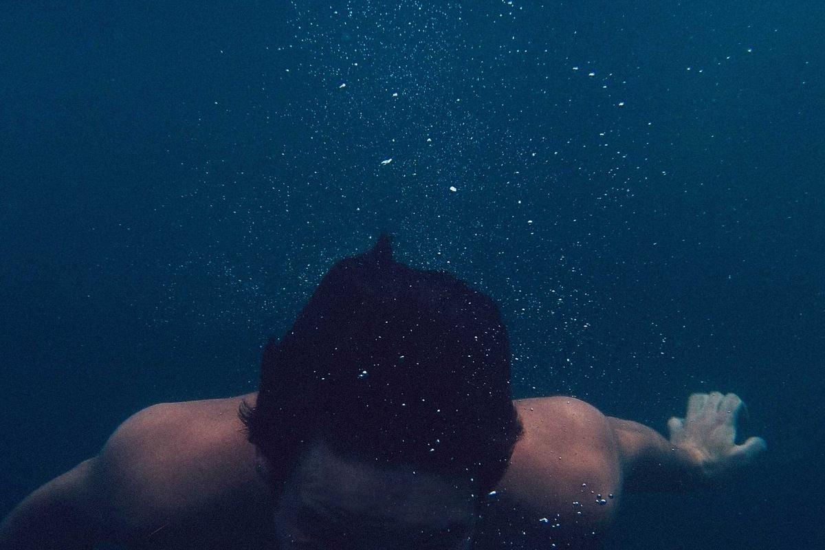 Illustration for Fact Check: Are Suburban Homeowners Being Mailed a $3,455 Small Business Relief Check This Spring? No. Here's the Truth.