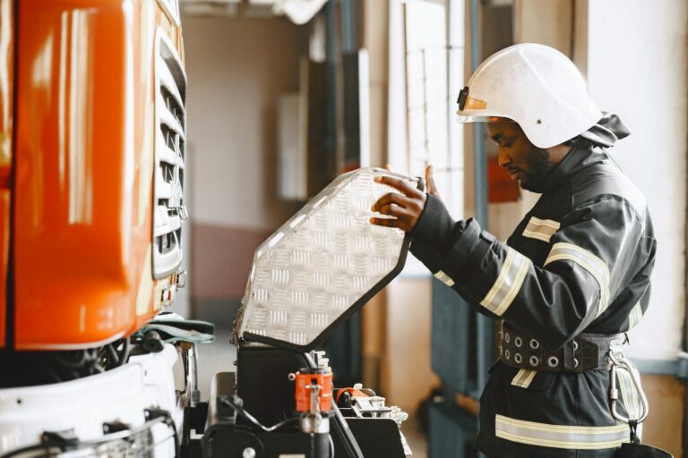 Fact Check: Is a $3,725 Emergency Benefit Hitting Bank Accounts Before Tax Day? No. Here's What's a Scam. - Featured image