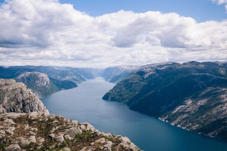 Image for Fact Check: Is a $4,175 Solar Panel Subsidy Being Released in the Coming Weeks? No. Here's What's Legit.