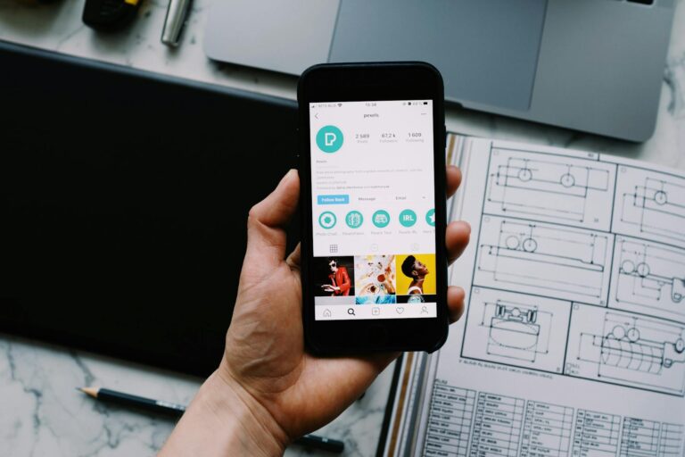 How to Monetize an Instagram Account With Under 10,000 Followers - Featured image