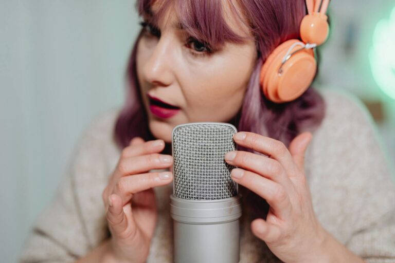 How to Use Whisper AI to Transcribe Audio Files for Free - Featured image