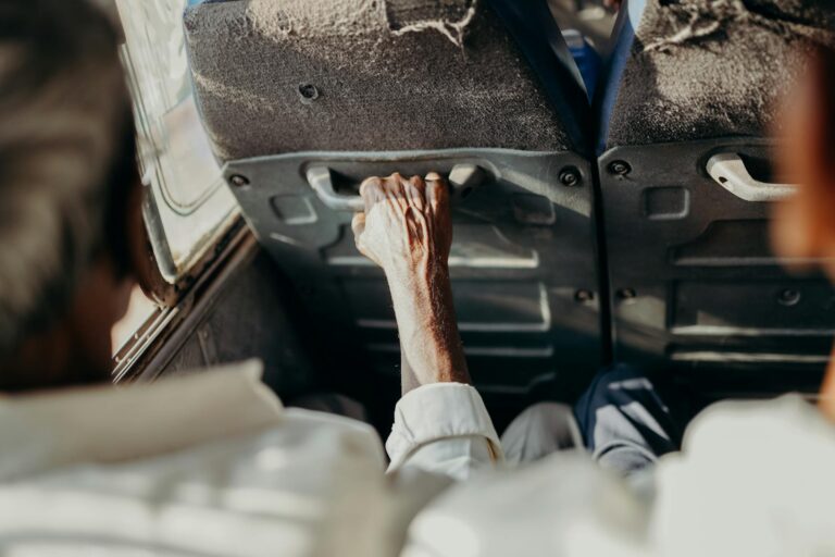 Passengers Share Confusion Over Tipping Prompts - Featured image