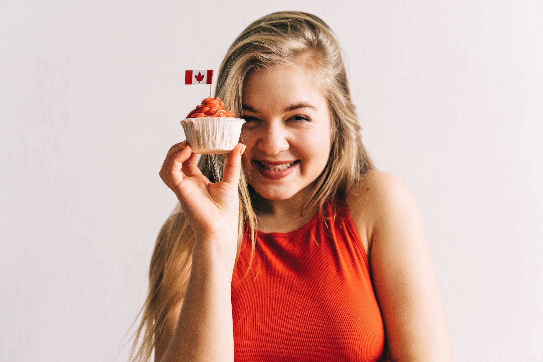 What Do Americans and Canadians Actually Expect in Tips?