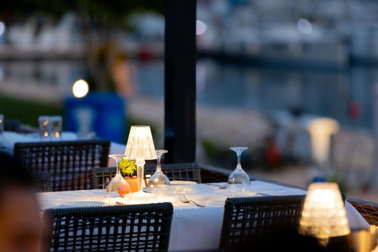Best Romantic Waterfront Restaurants in 11235 - Featured image