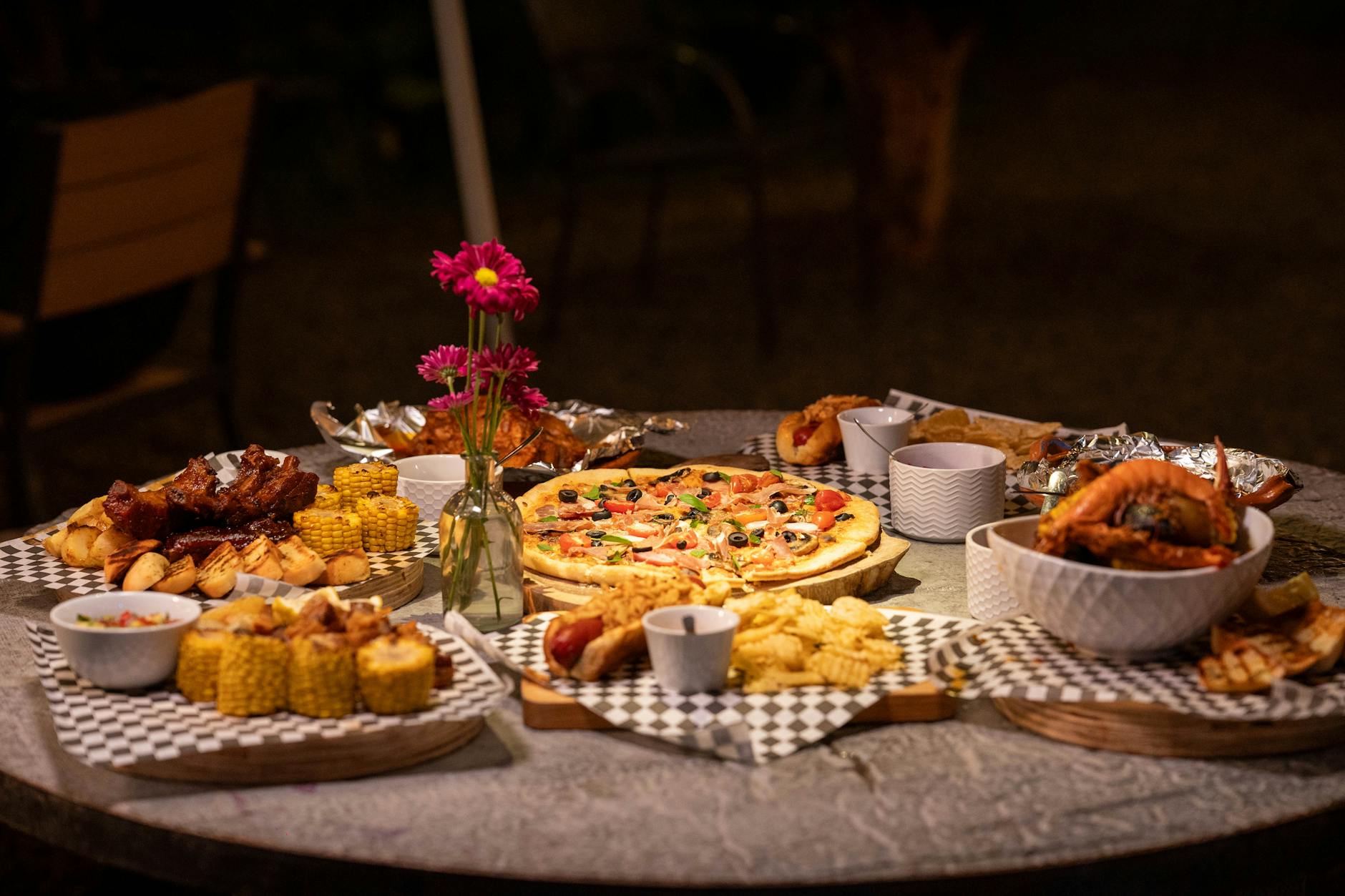 Restaurant and Dining Options Across Different Styles