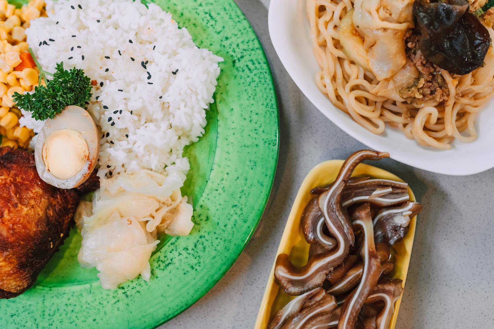 What Types of Cuisines Define the Kings Highway Restaurant Scene?