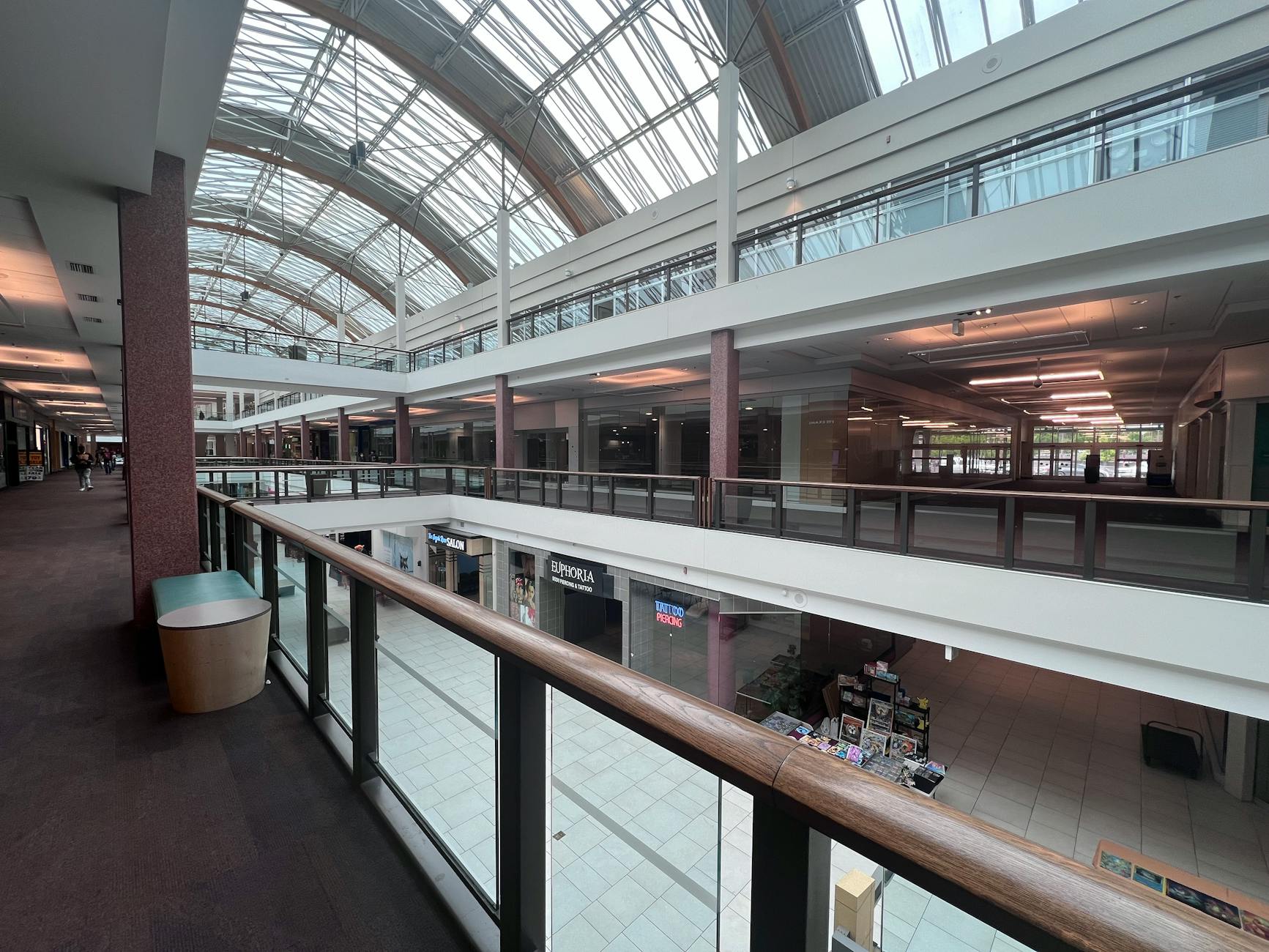 Where Do Queens Malls Stand Out in the Regional Food Scene?