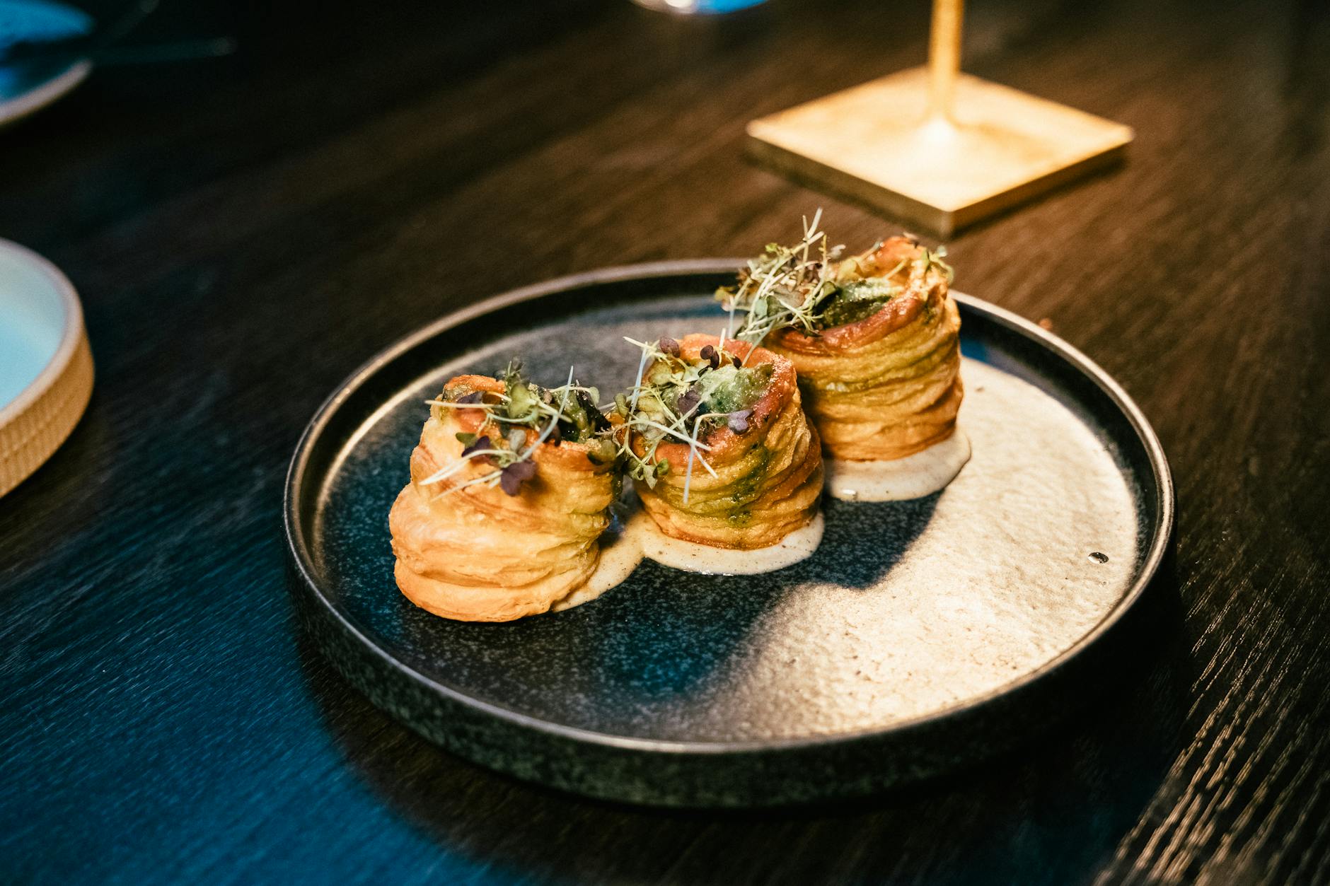 Which Established Fine Dining Restaurants Define 10128's Upscale Food Culture?