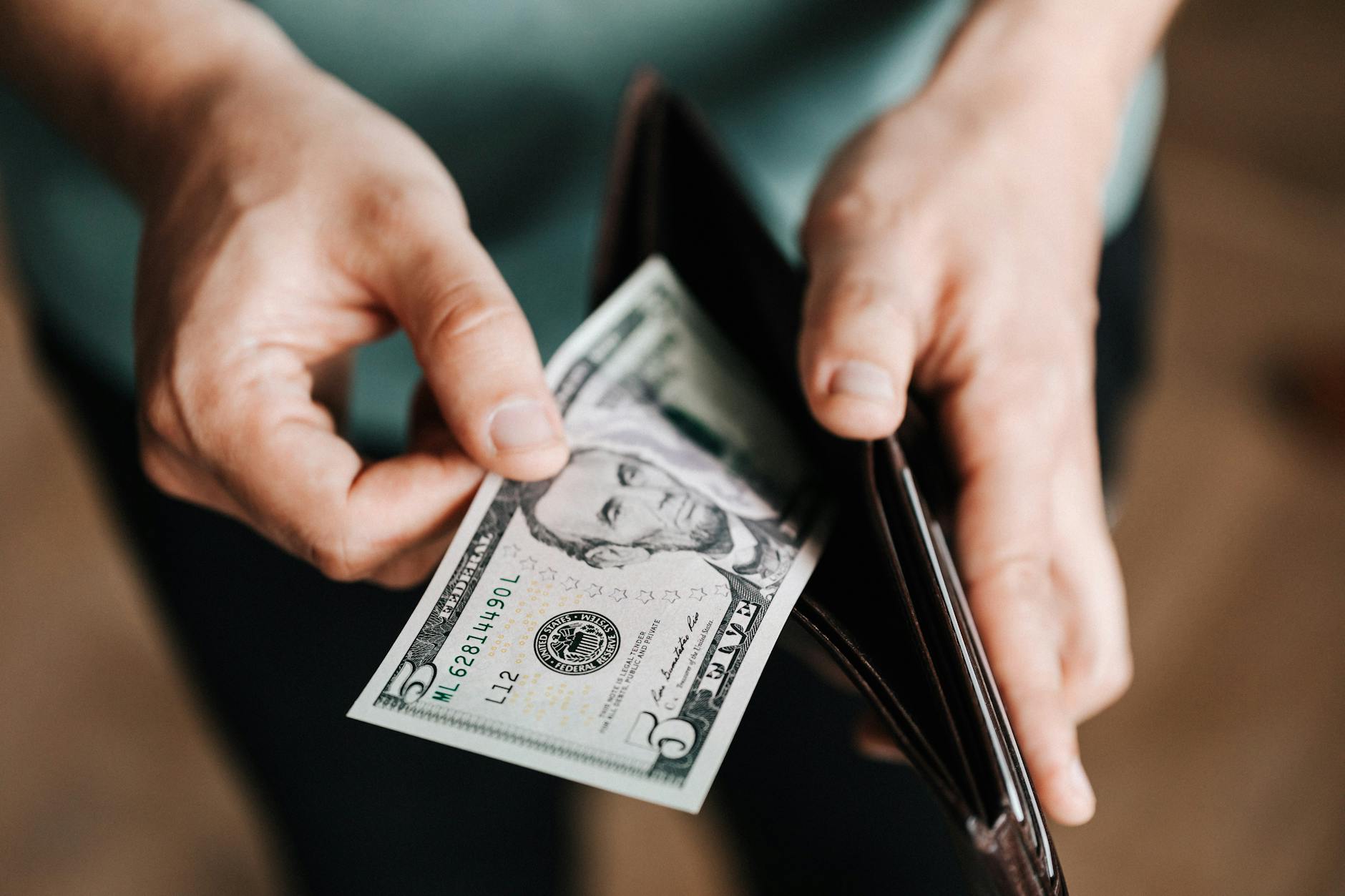 Commission-Based Compensation vs. Fee-Only Planning: What the Data Shows