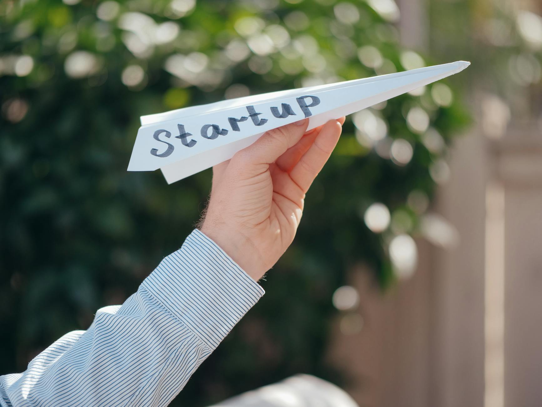 Community Growth and the Startup Effect
