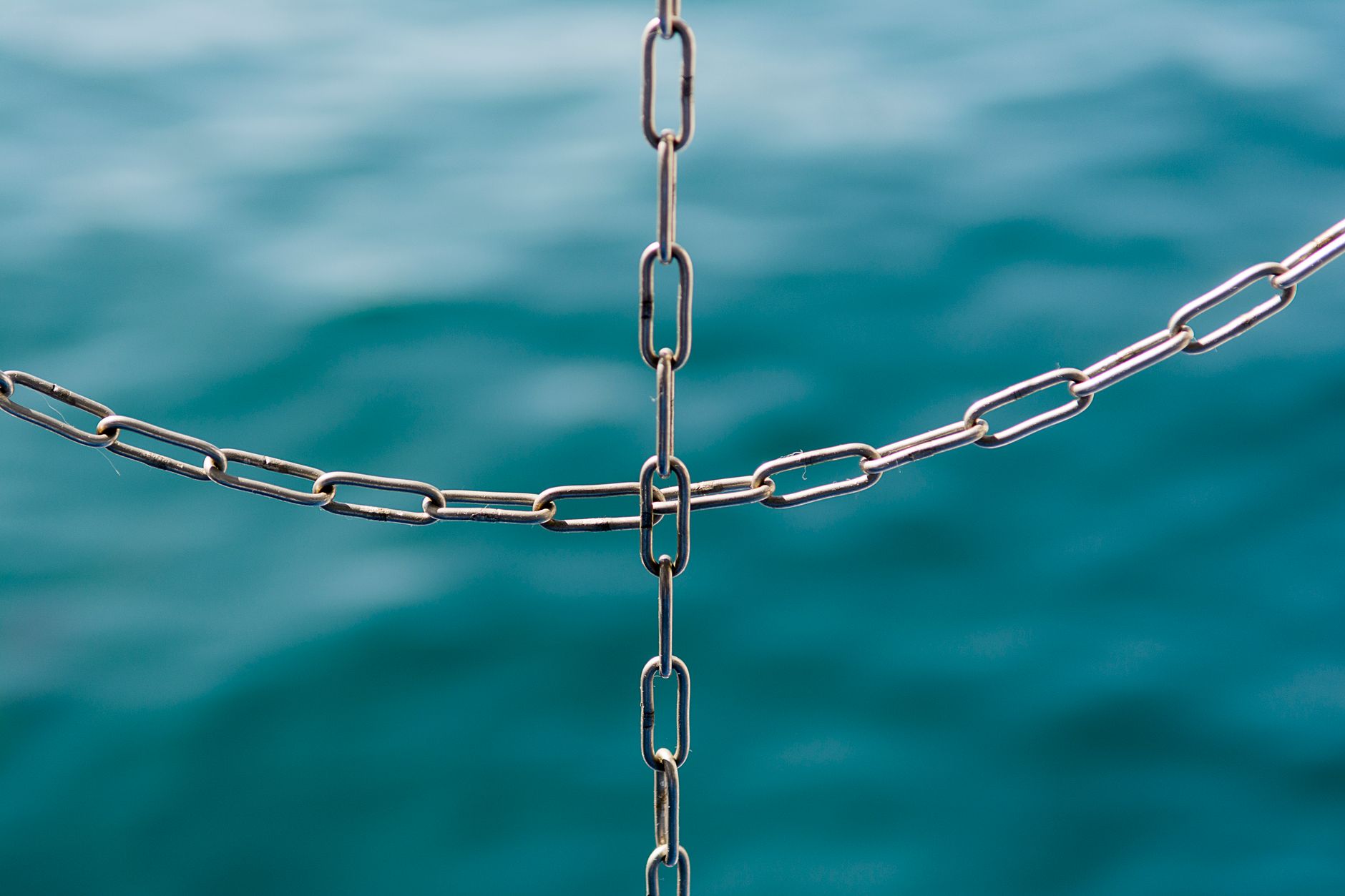 How Does Internal Linking Build Domain Authority When External Backlinks Seem More Valuable?