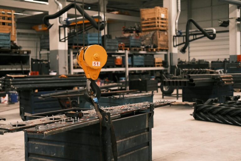 How to Choose Between Strong and Hevy for Lift Tracking - Featured image