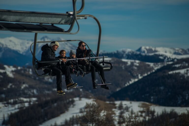 How to Get Discounted Lift Tickets the Day Of - Featured image