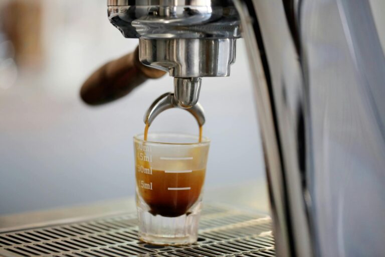 How to Make Espresso Without an Espresso Machine - Featured image
