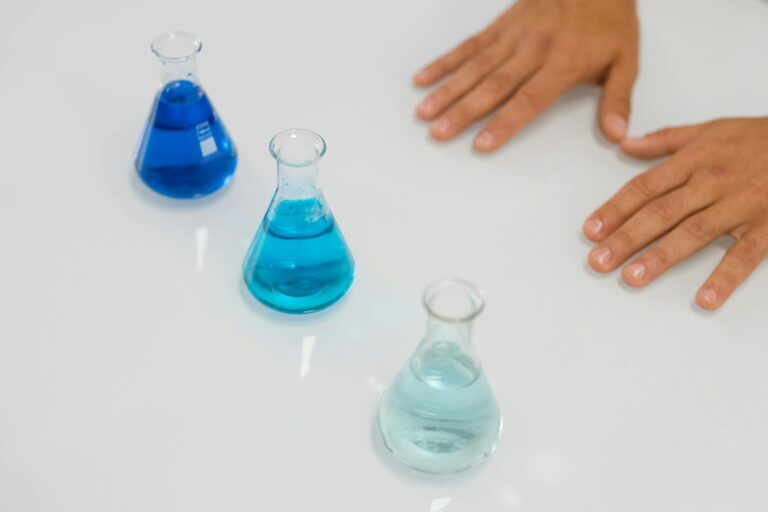 How to Spot a Reaction From Fragrance vs Active Ingredient - Featured image
