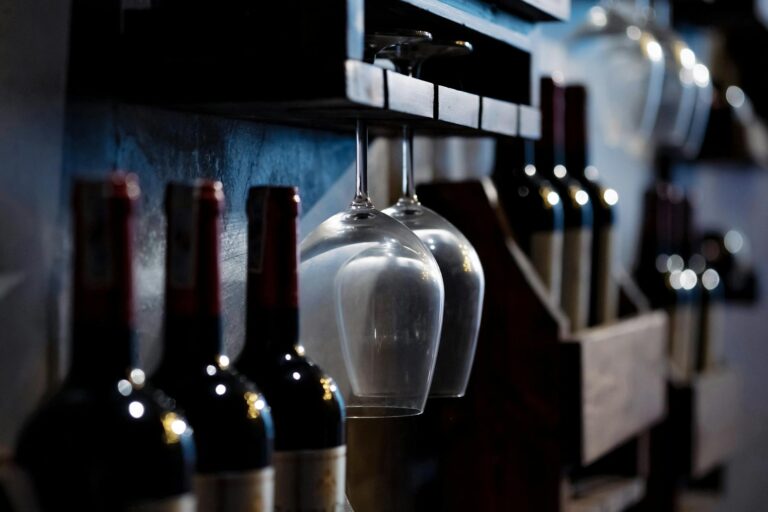 How to Spot Faulty Wine Without Calling It Pretentious - Featured image