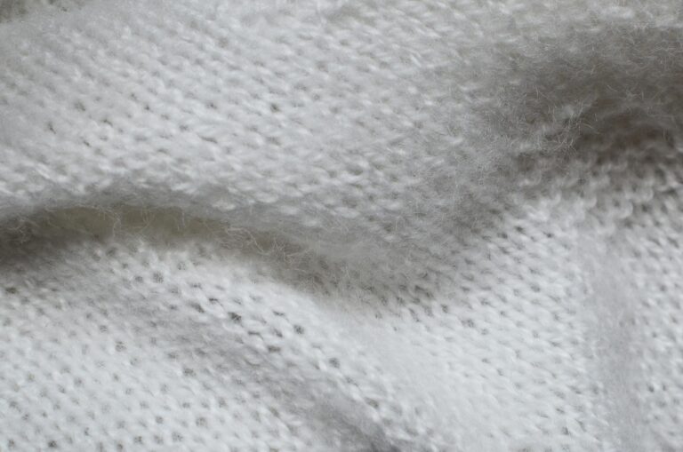 How to Steam Wrinkles Out of Wool Without an Iron - Featured image