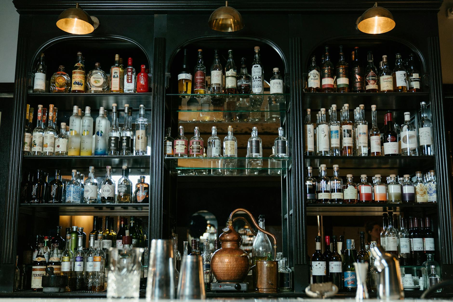 Neighborhood-Specific Restaurant and Bar Clusters