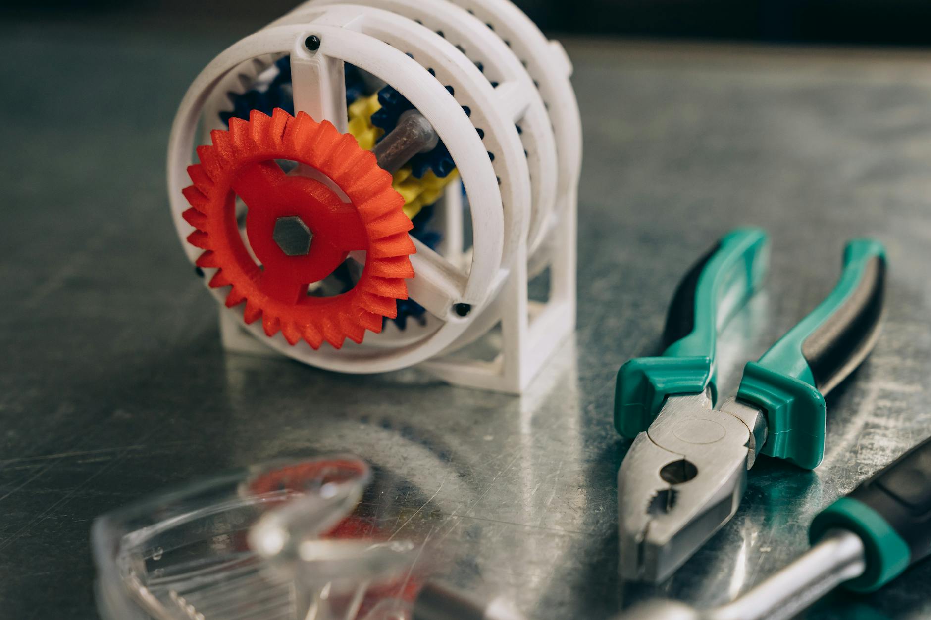 The Conversion Mechanics of Free Courses and Email Capture