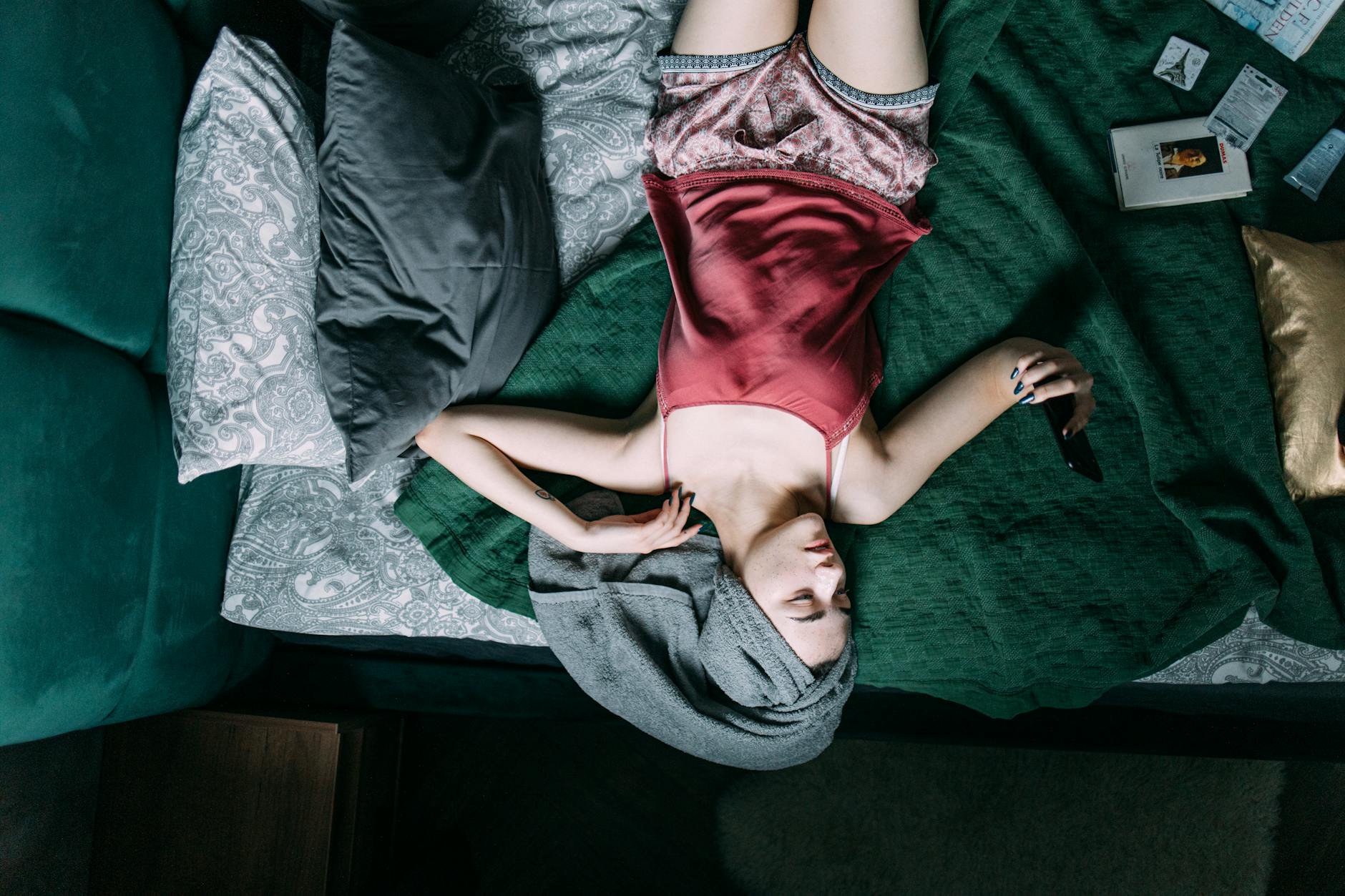 The Economics of the Lazy Sunday and Extended Stays