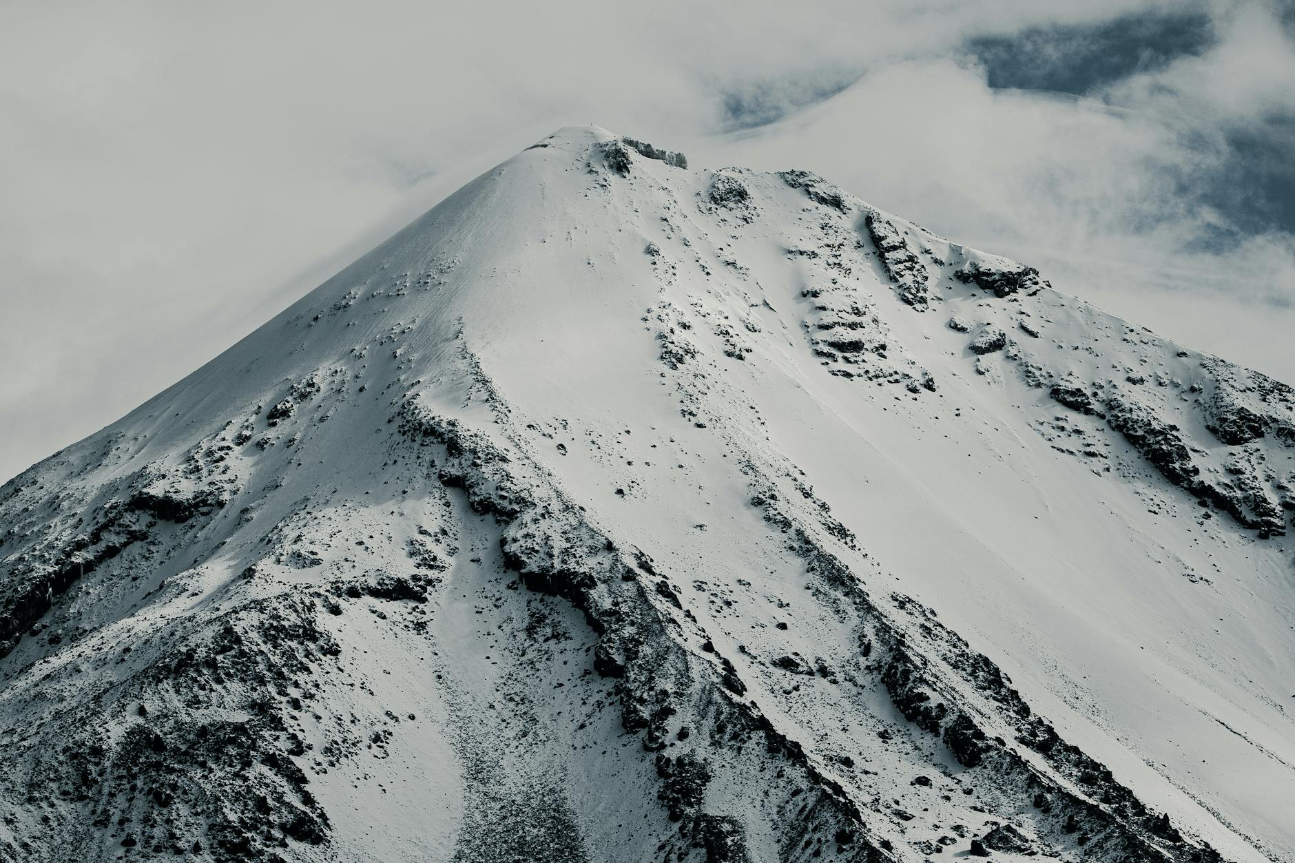 The Historical Evolution That Made All-Mountain Boards Essential