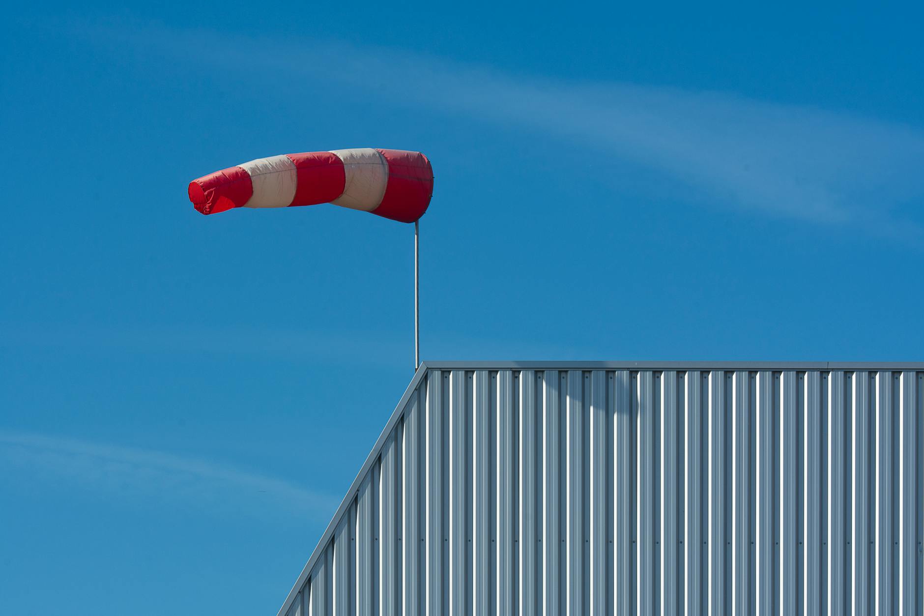 Visual Indicators Beyond Clouds That Signal Weather Changes