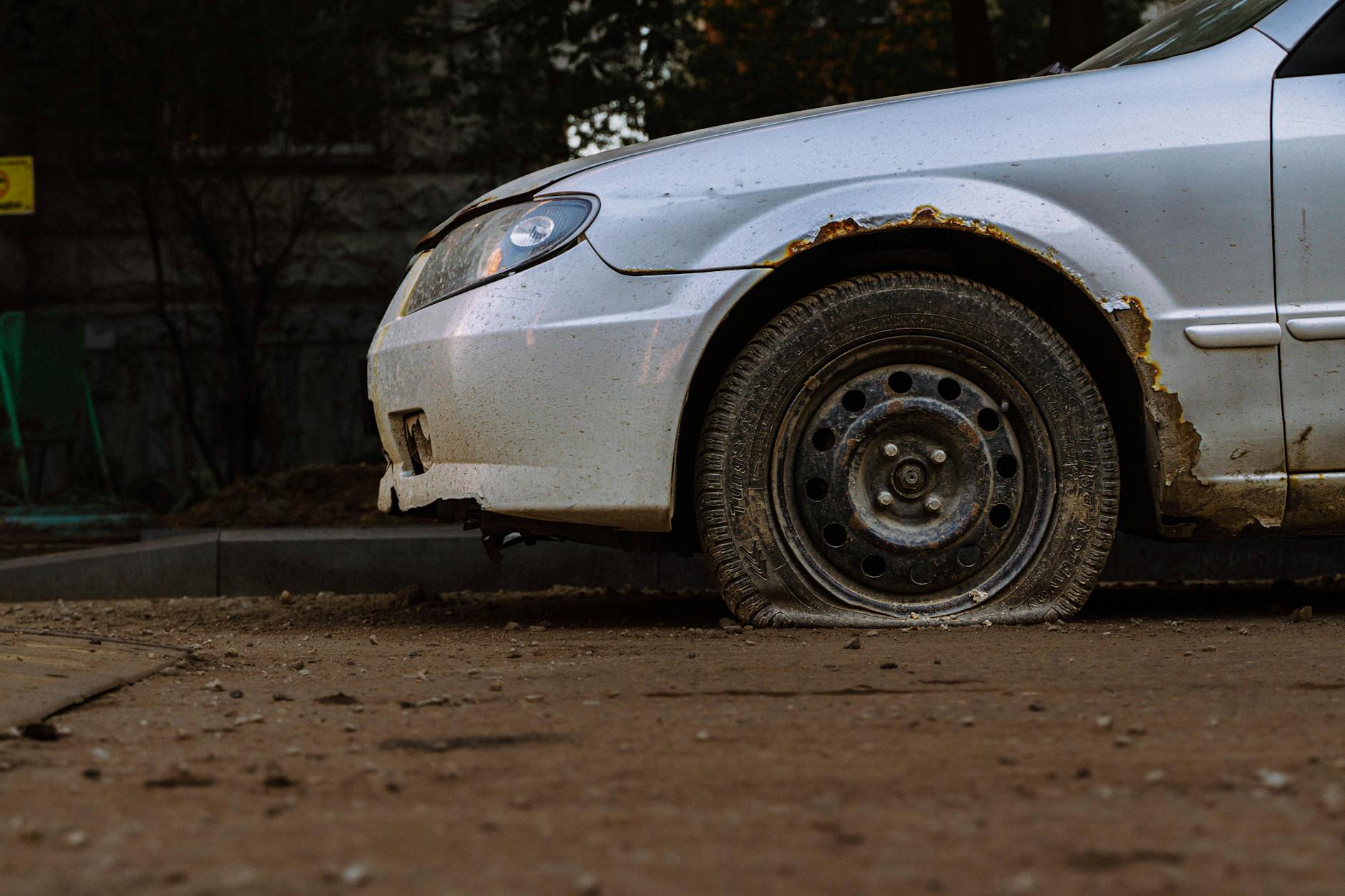 What Road Conditions Slow Down Ring Road Travel Beyond Guidebook Estimates?