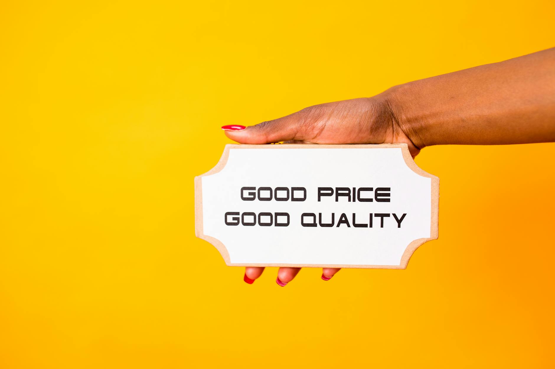 When Pricing Premiums Collapsed—The 2025 Pricing Floor Shock