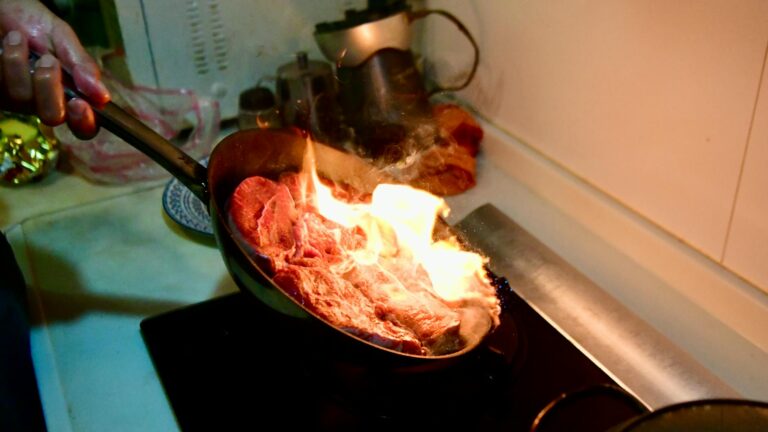 Why Searing Doesn't Actually Seal in Juices - Featured image