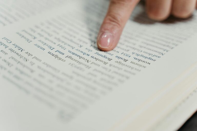 Why Short Paragraphs Help Readers Stay With Long Pieces - Featured image