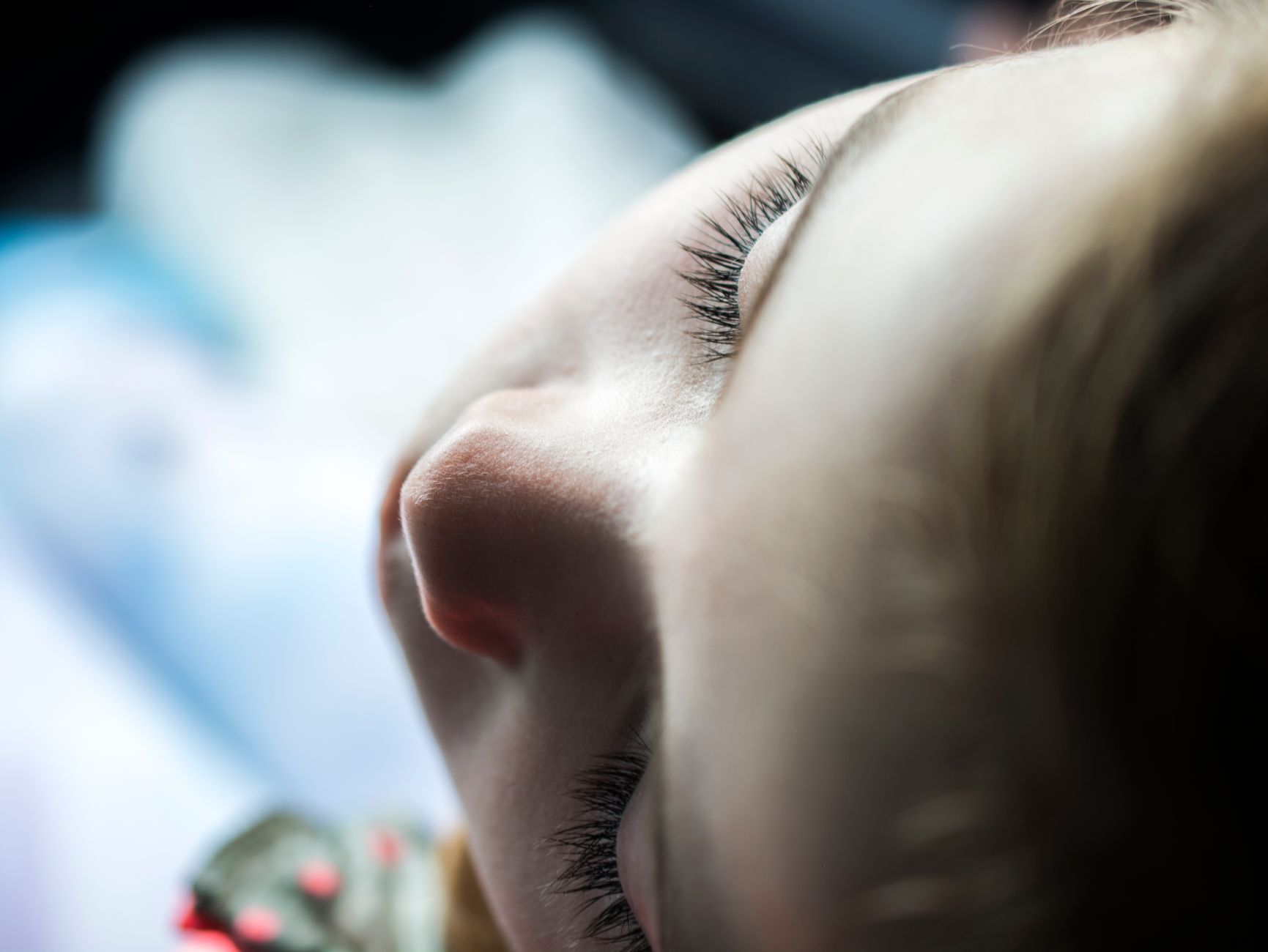 Why Sleep-Deprived Investors Make Riskier Choices