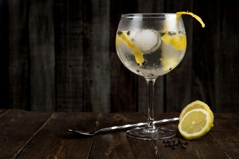 Why Some Gins Are More Versatile Than Others in Cocktails - Featured image