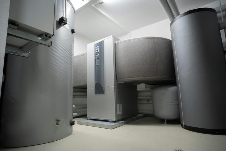 Why Some Homeowners Combined Heat Pumps With Backup Furnaces - Featured image