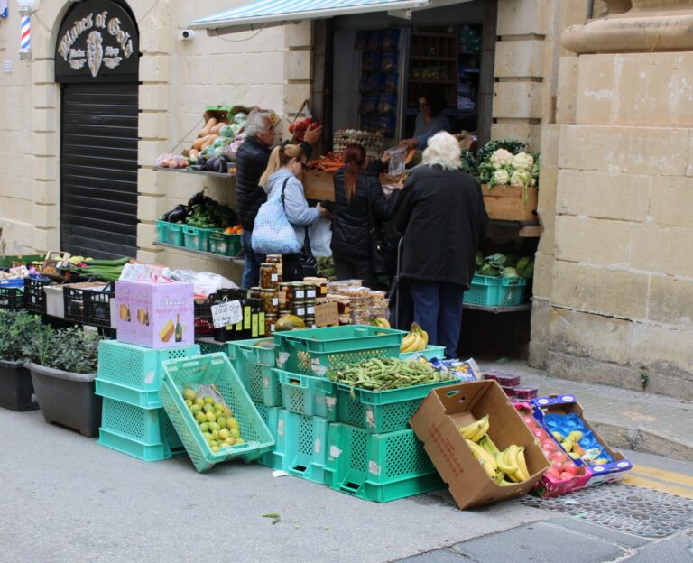 Why Some Locals Refuse to Buy Either Pass - Featured image