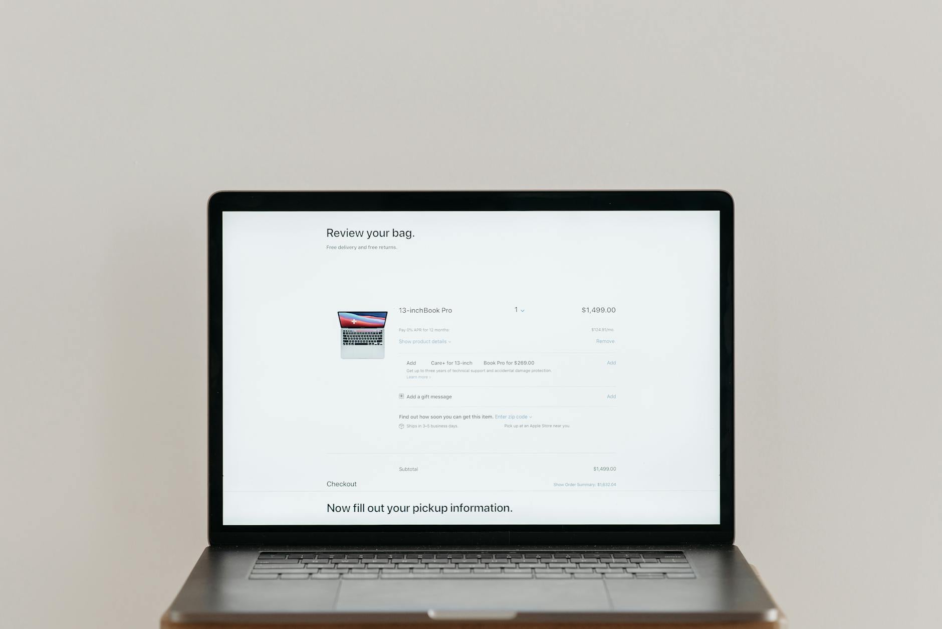 How Does Amazon's E-Commerce Market Share Compare to Competitors?
