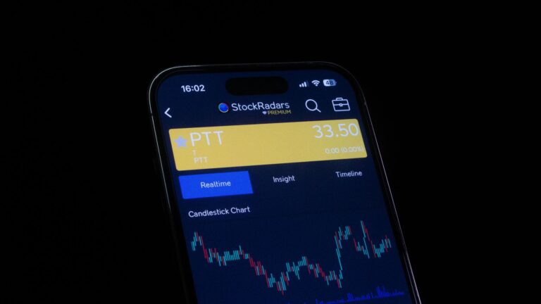 Russia Stocks Rise 0.97 Percent as MOEX Index Finishes Higher - Featured image