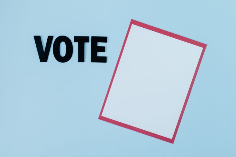 Congress Votes on Banning Elected Officials From Trading Stocks Personally - Featured image