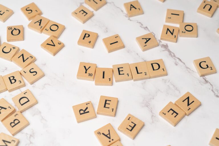 Why dividend-focused retirees choose international ETFs over domestic funds for better return yields - Featured image